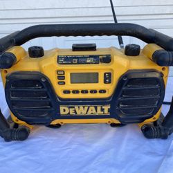 Dewalt Work Site Charger/Radio ~ Works Great