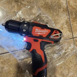 new m12 milwaukee drill with new battery 