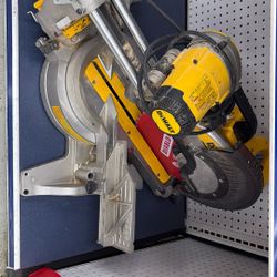 Dewalt Compound Saw 