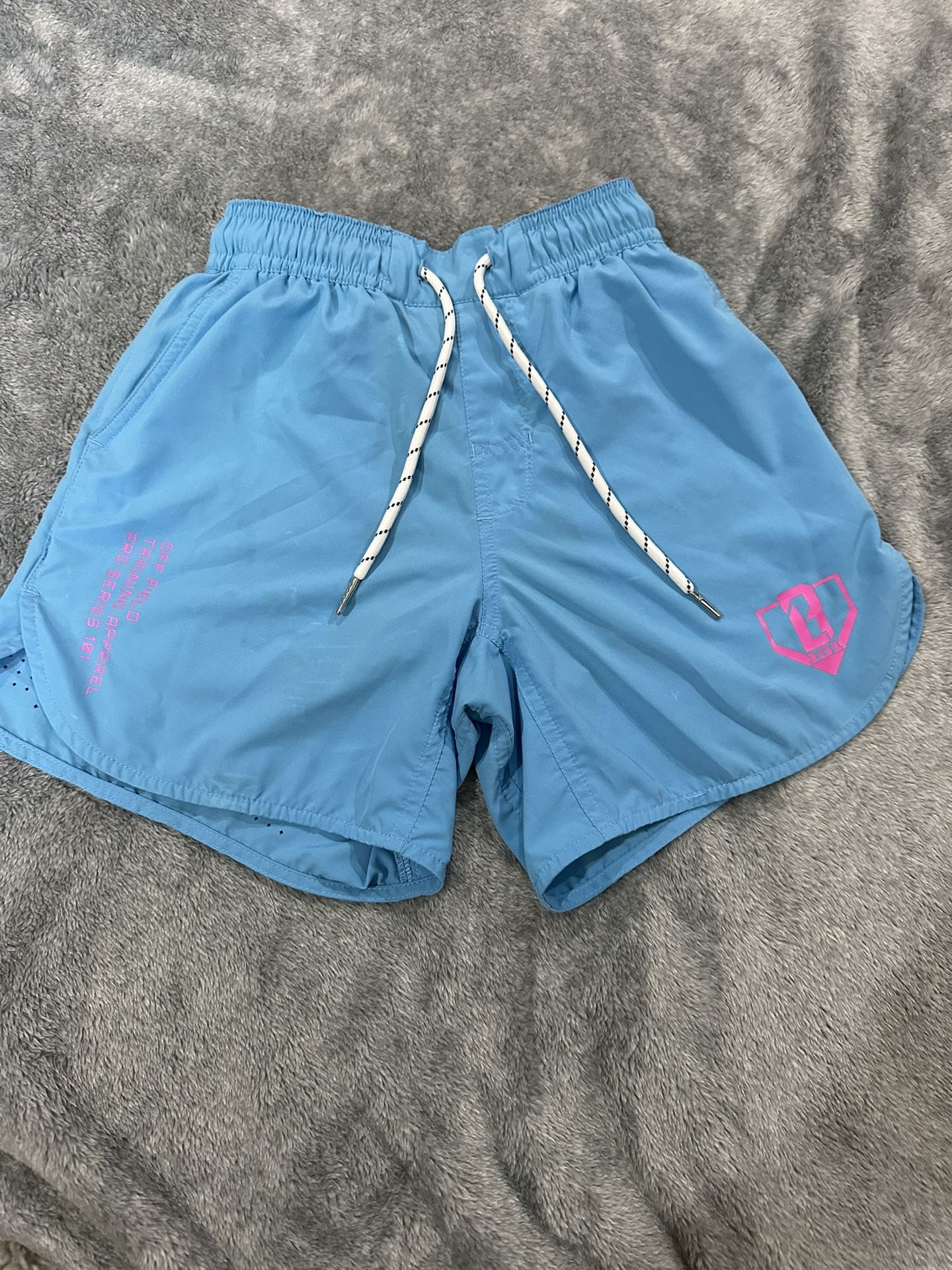 B 101 Shorts Size YXL