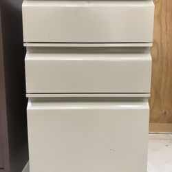 HON Gray Mobile 3 Drawer Pedestal File Cabinet 