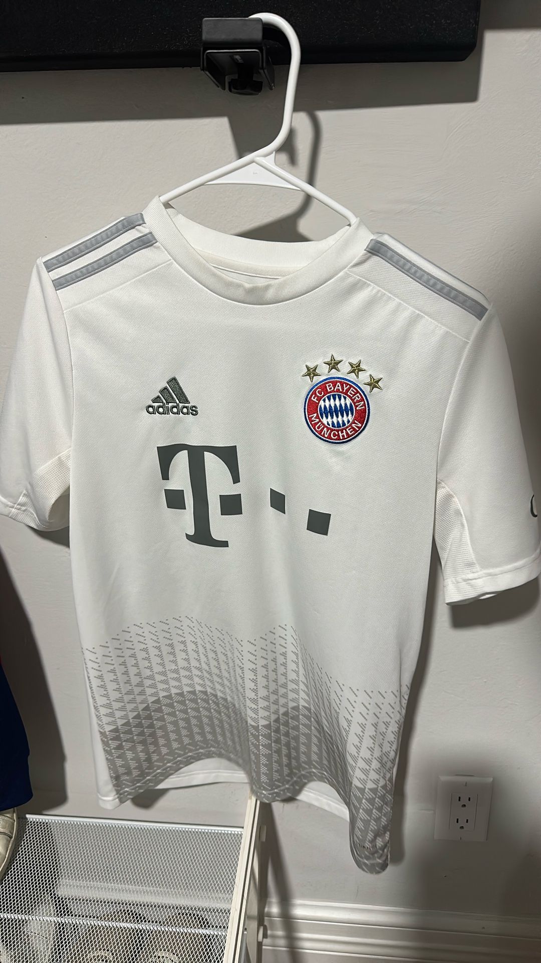 FC Bayern 2019/20 Away Kit Youth XL