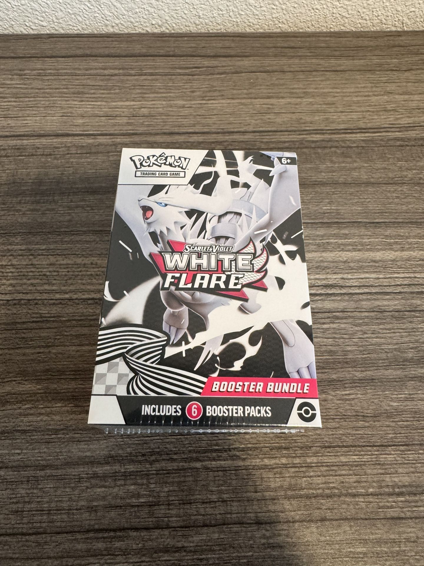 Pokémon White Flare Booster Bundle