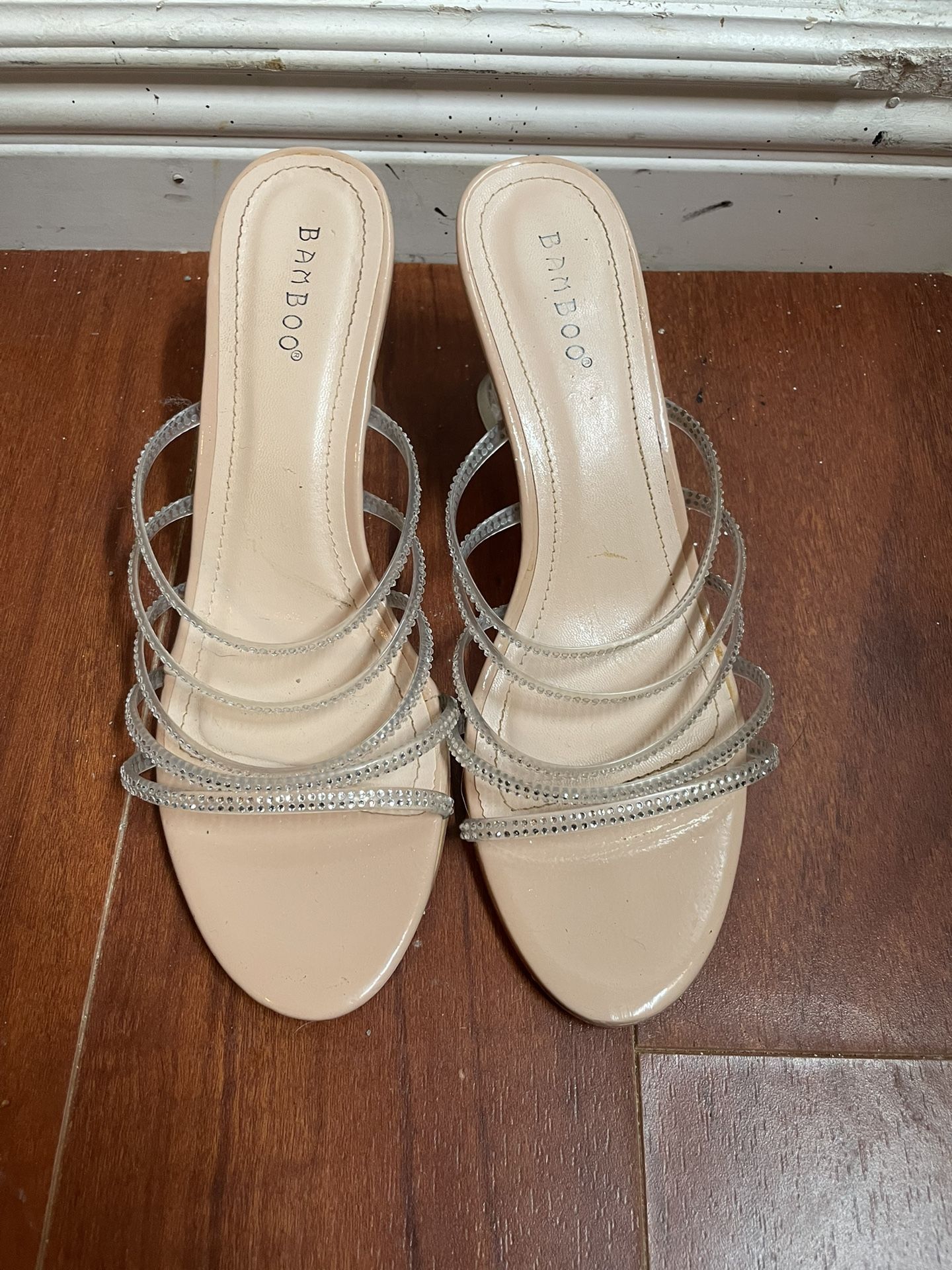 Women’s size 8.5 heel