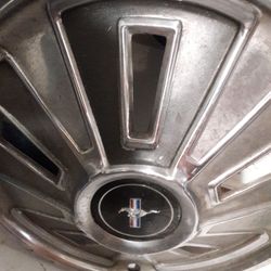 Mustang Hubcap
