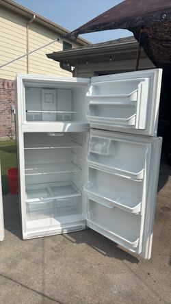 CLEAN, ICE COLD REFRIGERAT WITH TOP FREEZER STILL AVAILABLE THIS WEEK