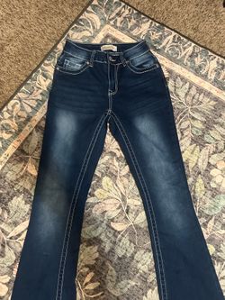 Flared Pattern On Pocket Jeans