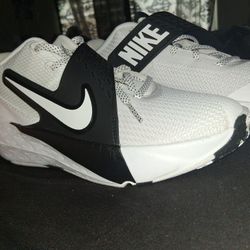 Big Kids Nike Team Hustle D12 Basketball Shoes