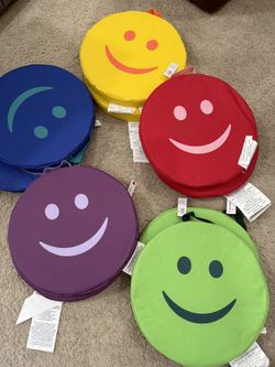 10 Happy Face Cushions (seats)