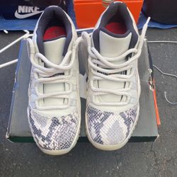 Jordan 11 Low Skin Size 7y No Box Really Good Condition 100$