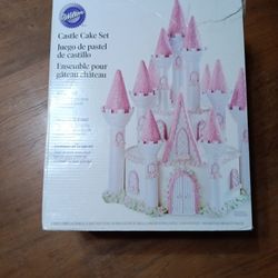 Wilton Castle Cake Set 32 Piece