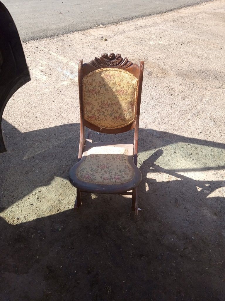 Antique Rocking Chair 