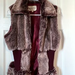 Used Fashion nova Faux Fur Vest size Large 