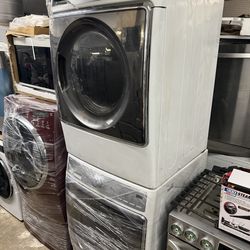 Kenmore elite jumbo capacity washer and dryer 29”w