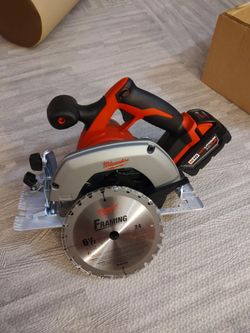 (NO BATTERY)Milwaukee Circular saw