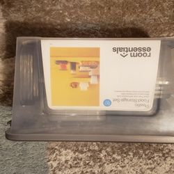 Room Essential Tupperware Style Set