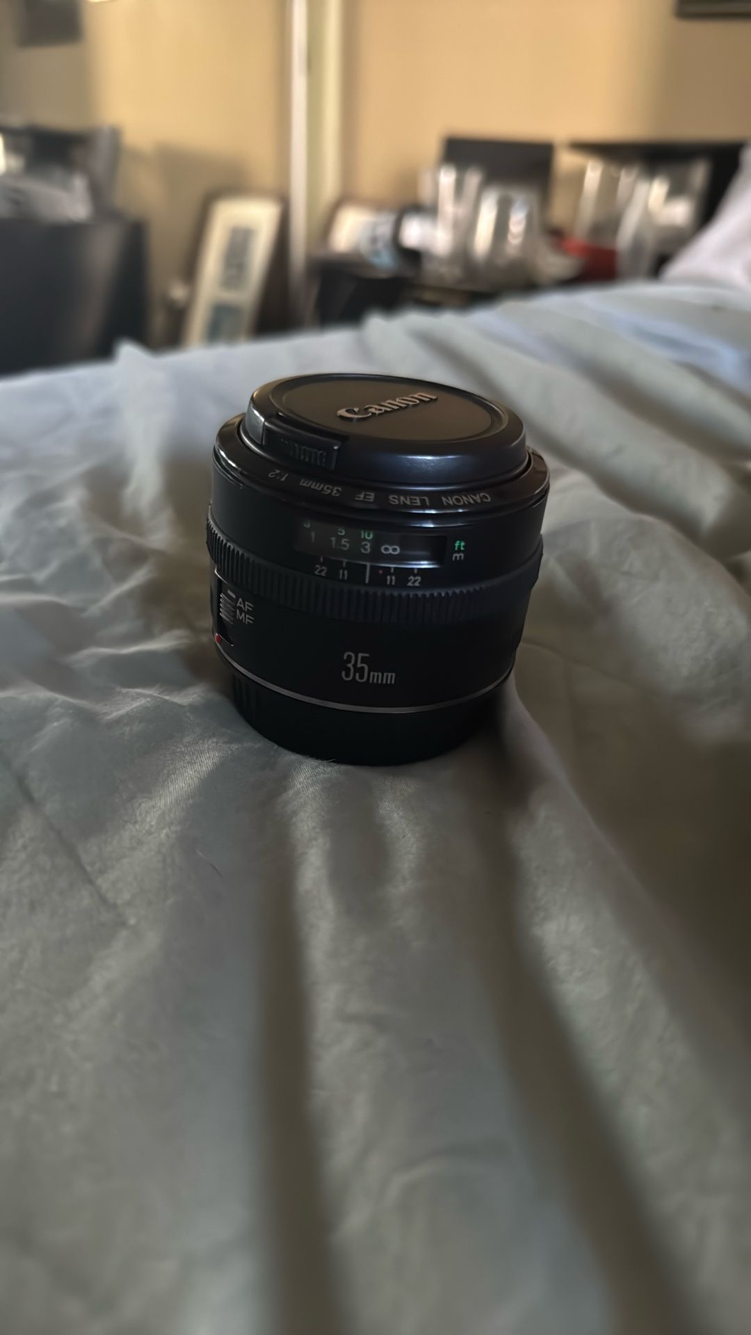 Canon EF 35mm f/2 IS USM lens