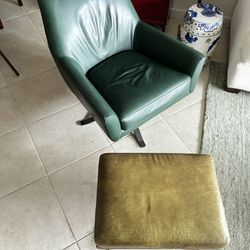 Swivel Leather Chair. Green. Plus Ottoman. 