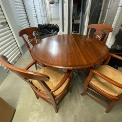 Red Oak Round Table