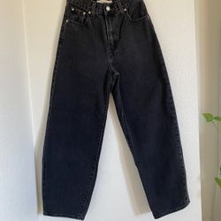 Levi’s Jeans - Size 24