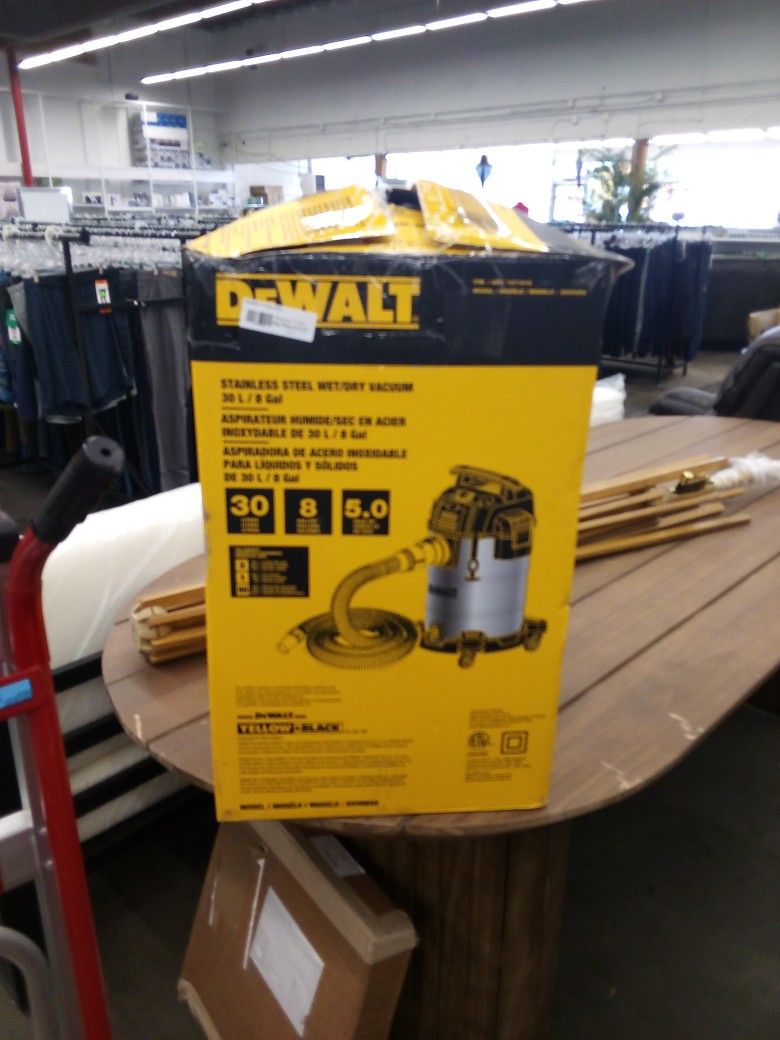DeWalt 8gallon