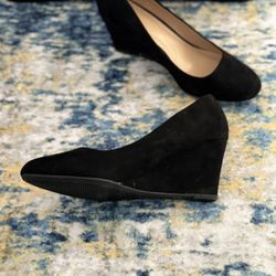 Stylish black wedge shoes