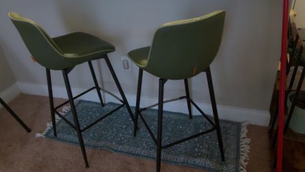 Bar Stools and Runner