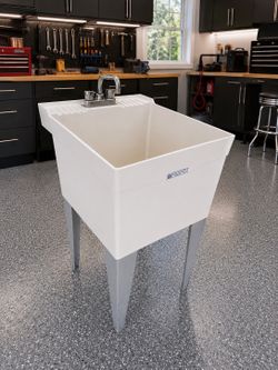 Utilatub Utility Thermoplastic Laundry Tub Garage Work Shop Sink with Faucet! Good condition!  24x20x34in