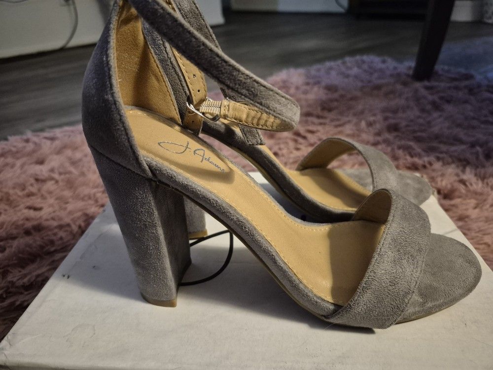 BEAUTIFUL NEW J. ADAMS GRAY SUEDE HEELS!! SIZE:8 π₯π₯π₯π₯ $ THIS WEEK ONLY $20!!