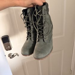 Women’s Heel Timberland boots  size 10