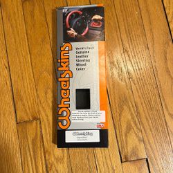 Steering wheel cover, leather