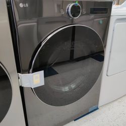 New
7.4 cu. ft. Vented Stackable SMART Gas Dryer in Black Steel with TurboSteam and AI Sensor Dry