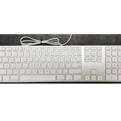 Apple Mac Wired Keyboard A1243 With Numeric Keypad White - Genuine Extended USB 