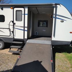 2018 Keystone Outback Toy Hauler 