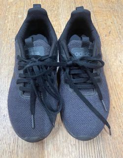 Adidas size 4y kids shoes
