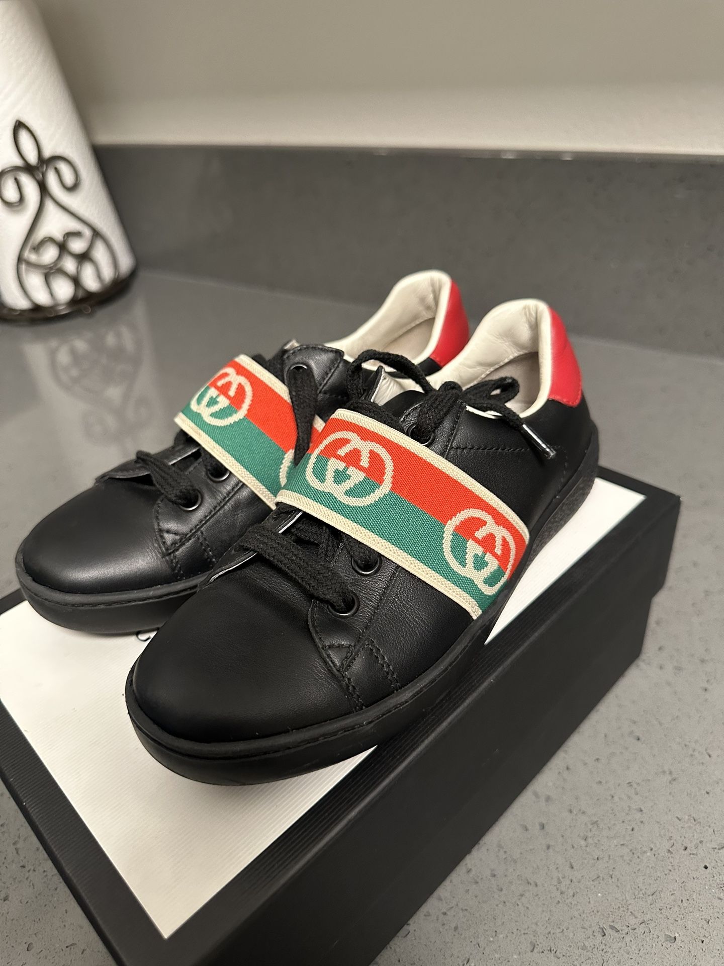 size 11-12 de nińo gucci 1 puesta mas originales size 31