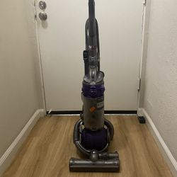 Dyson  Ball vacuum DC 25