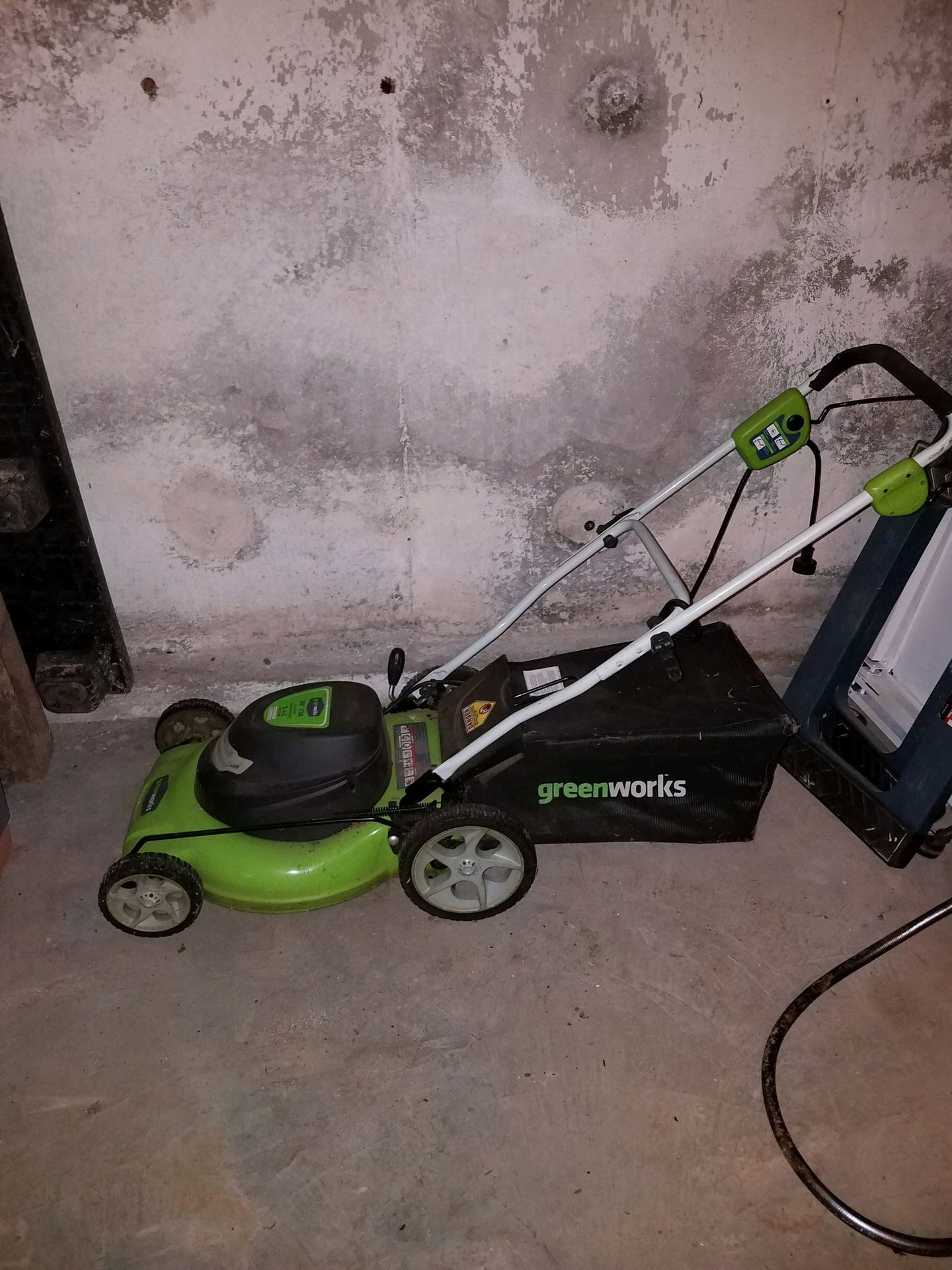 Lawnmower 20” electric green works 3 in 1 mulch bagger sidedischarge.