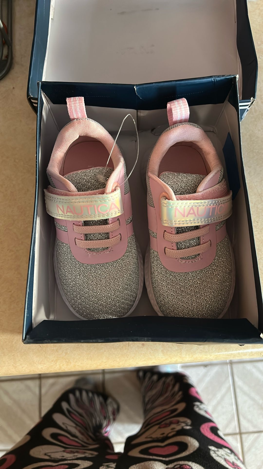 Nautica Silver/Pink Toddler Size 7