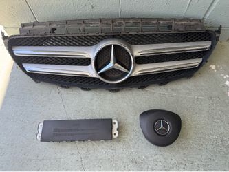 2017 - 2020 Mercedes E- Class E350 E550 Front Bumper Upper Grill