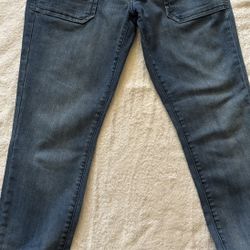 Women’s Size 8 Denim Jeans.