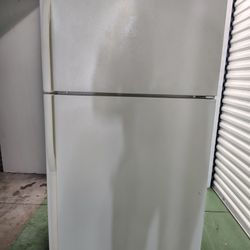 Kenmore Top Freezer Refrigerator 