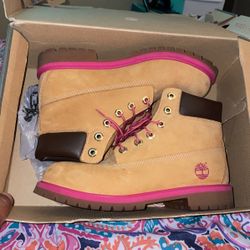 Timberlands Pink An Brown 