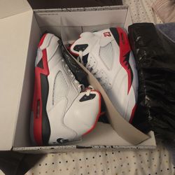 Jordan 5 Black Toungue Size 10.5