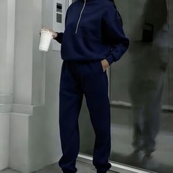 Set sweatshirt and pants for women