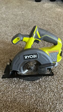 Ryobi ONE+ 18V Cordless 5-1/2" Circular Saw w/ Blade (Tool Only)