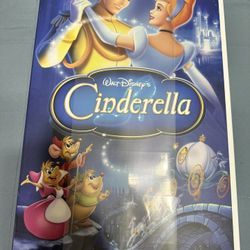 Cinderella Plush Throw 