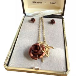 Vintage JoAnne Jewels Gold Chain w Fall  Rose Pendant and Post Earrings Orig Box