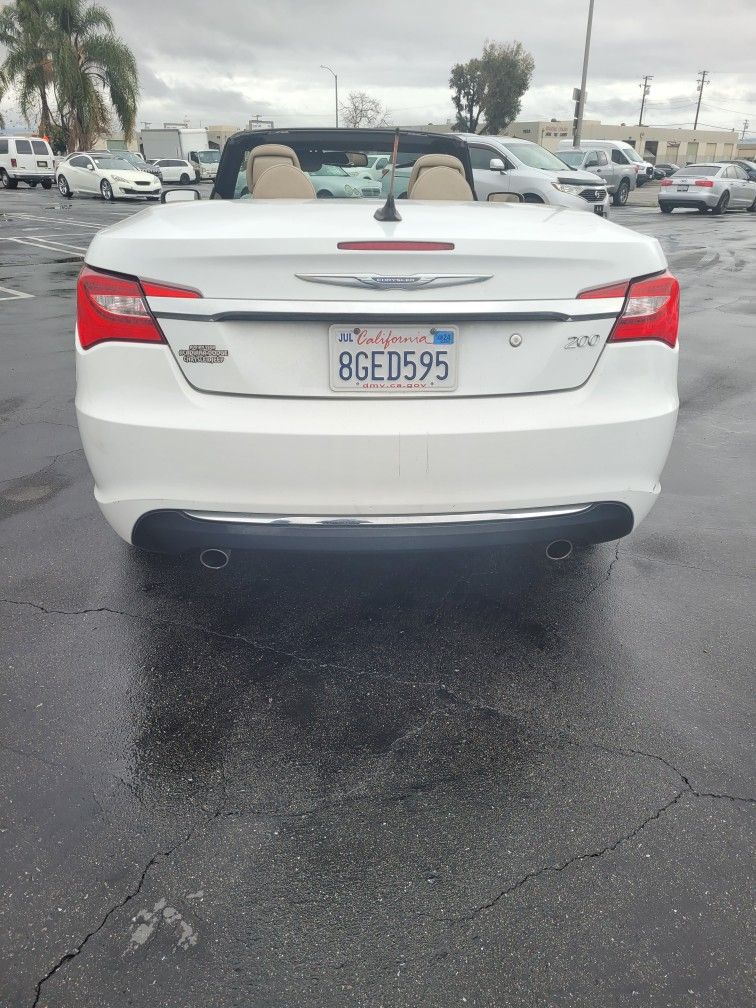 2011 Chrysler Convtbl.auto CLEARANCE 