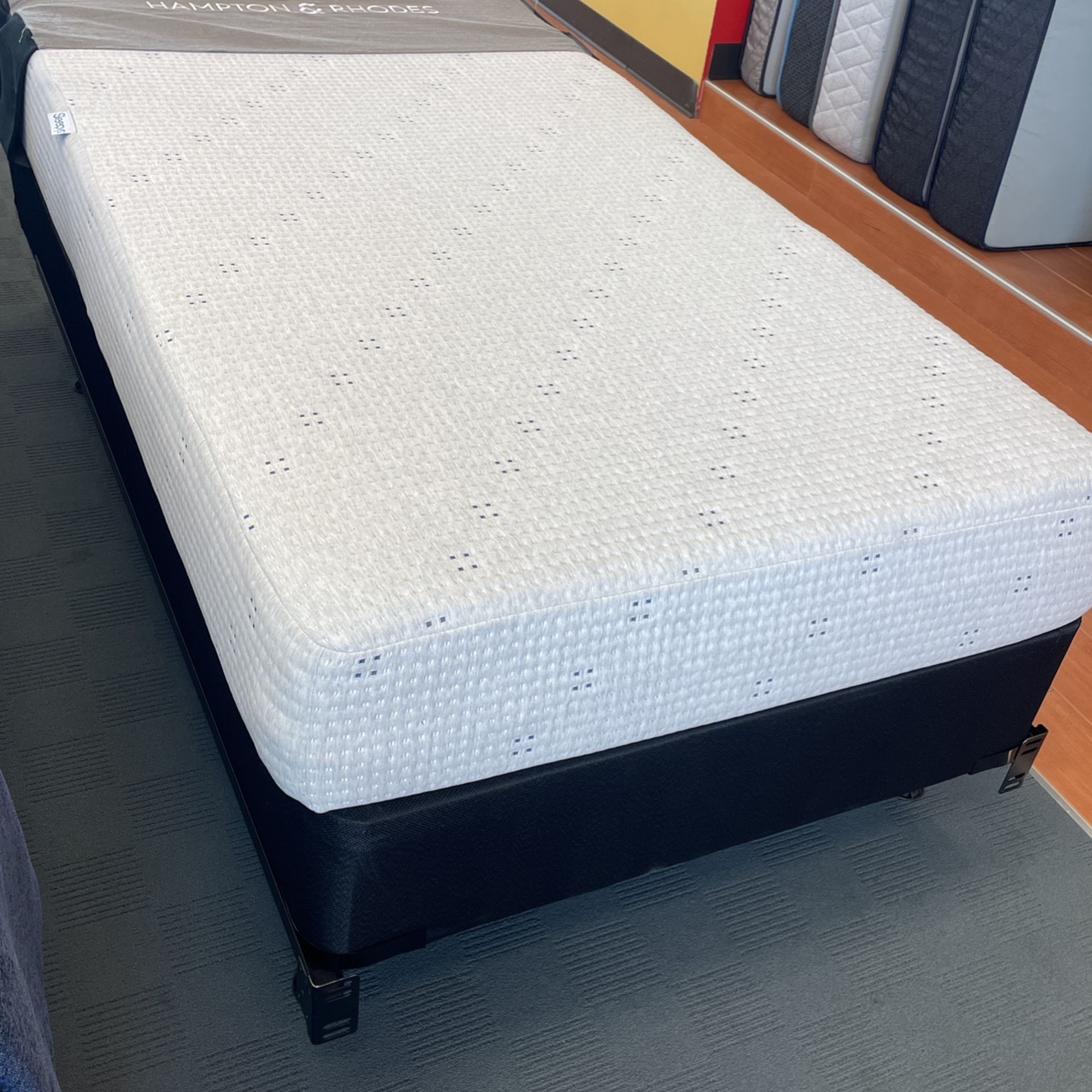 Twin Memory Foam Mattress In Box $299.99
